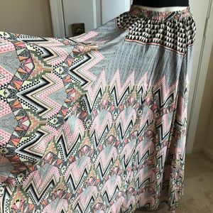 🆕Long Flowy Mix nouveau Skirt black tribal print